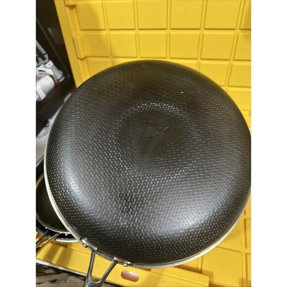 HEXCLAD 4 Piece Nonstick Stainless Steel Pot/Pan Set Wok 10 12 Lid MSRP $600 - Picture 5 of 7